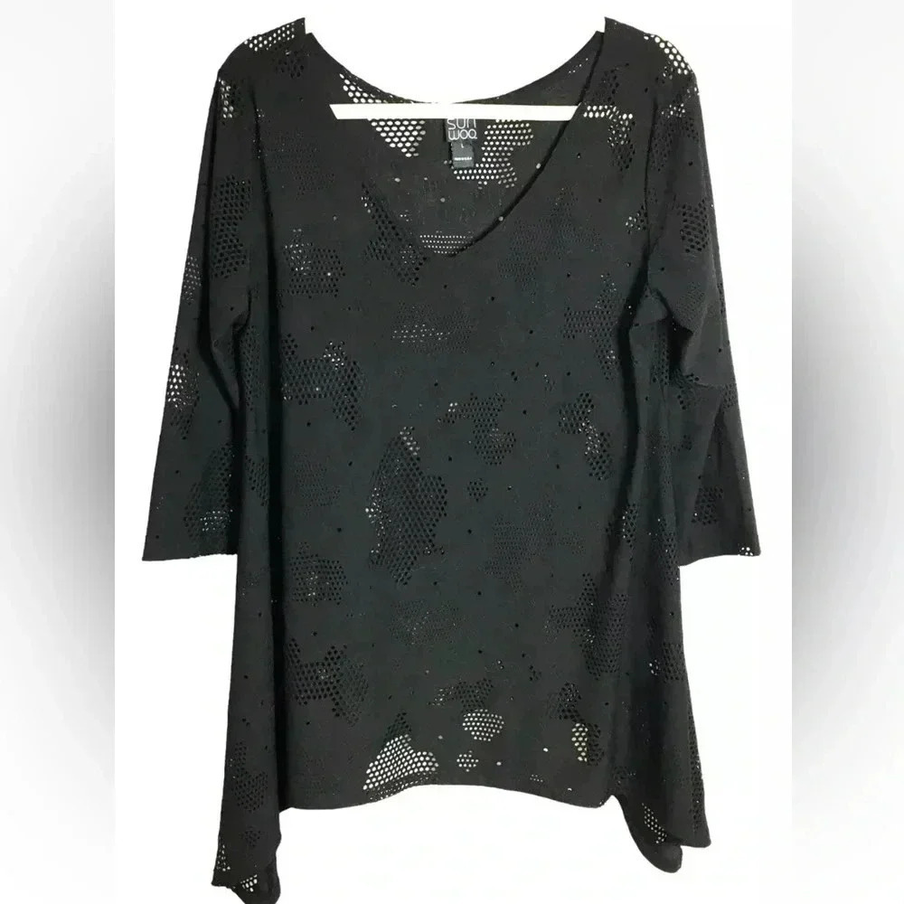 Clara Sun Woo black laser cut tunic floral 3/4 sleeve asymmetrical hem XS
